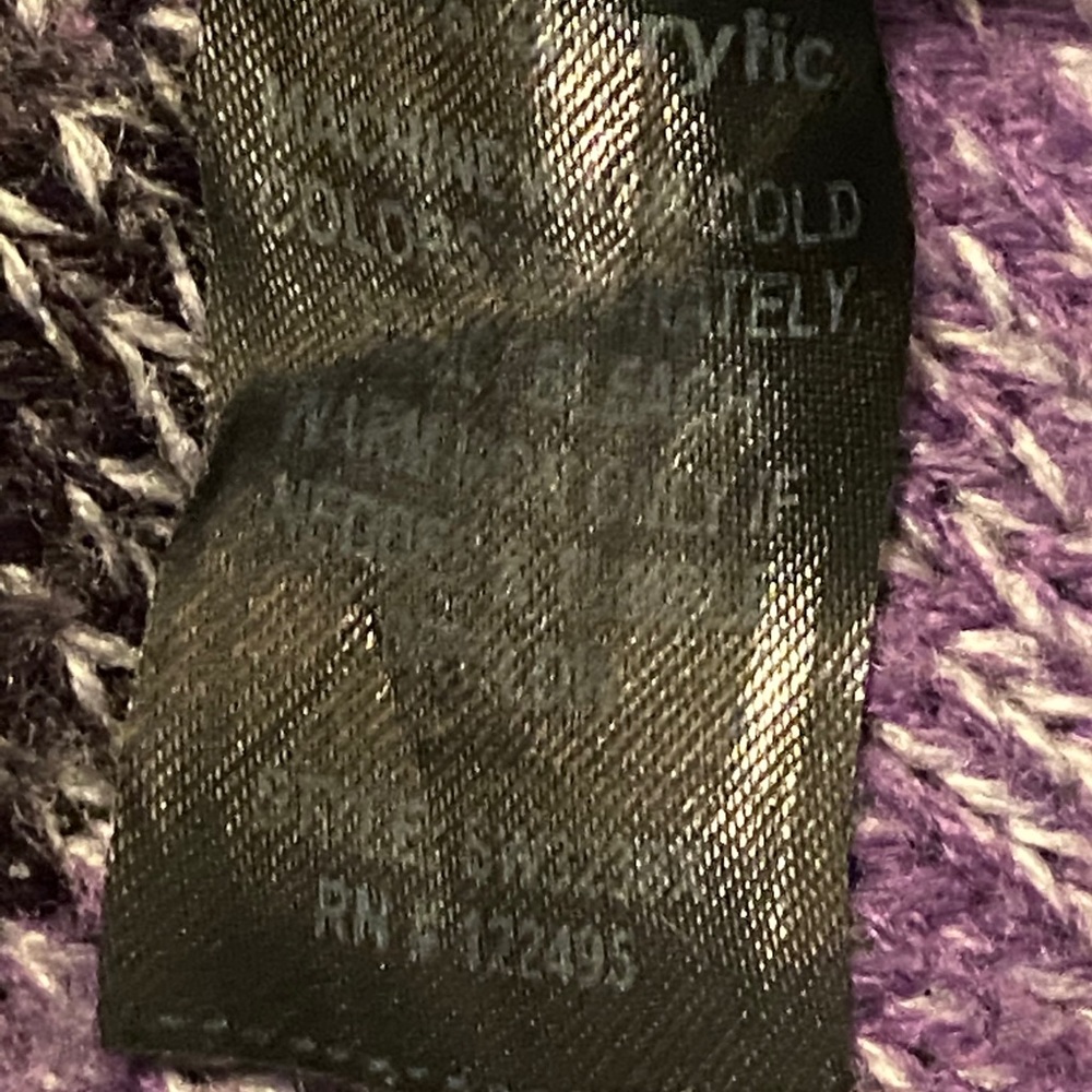 Sweater - Picture 4 of 4